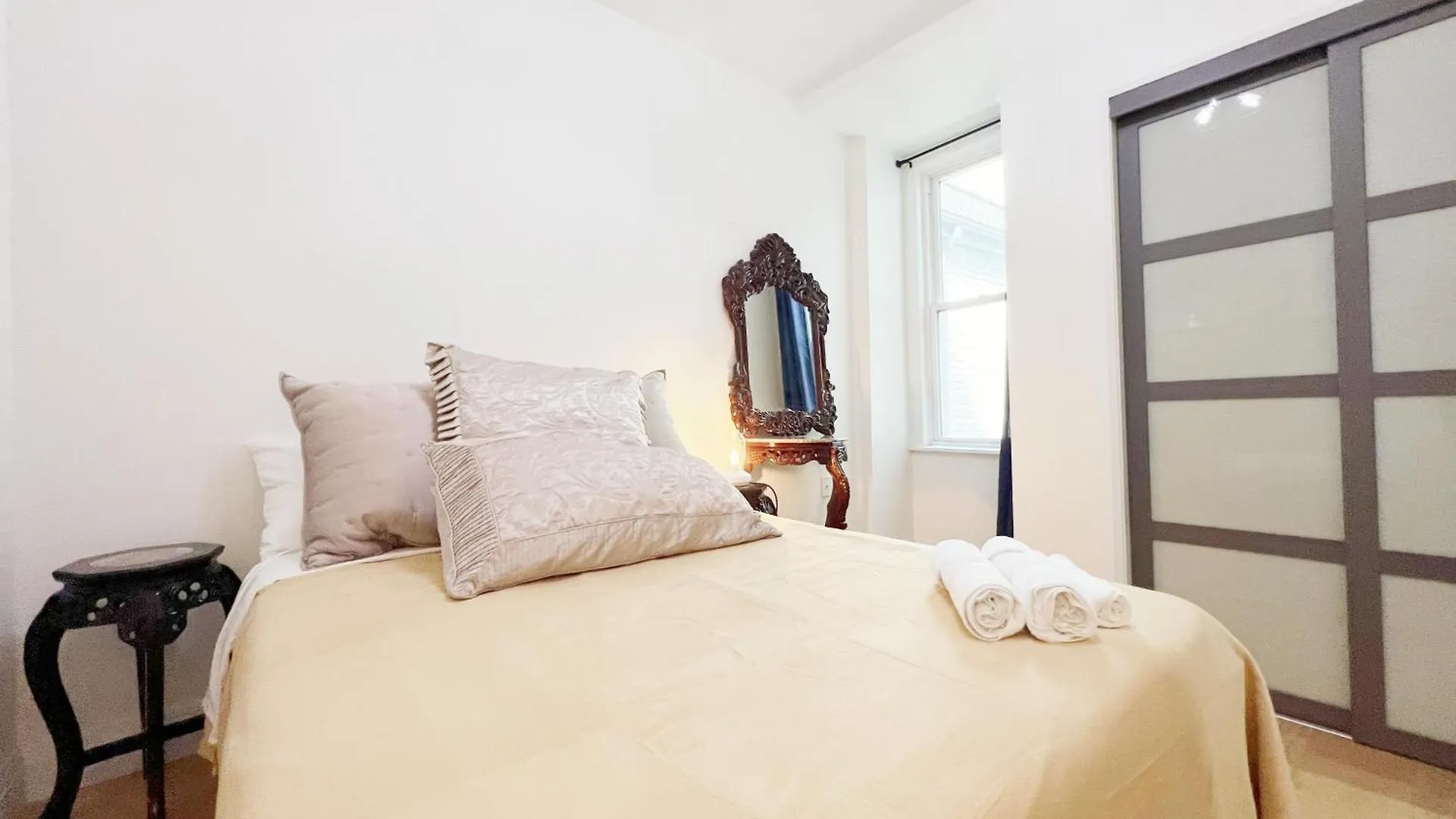 Cozy Nice Townhouse In Dt Toronto Near Wellesley And Jarvis 0*,