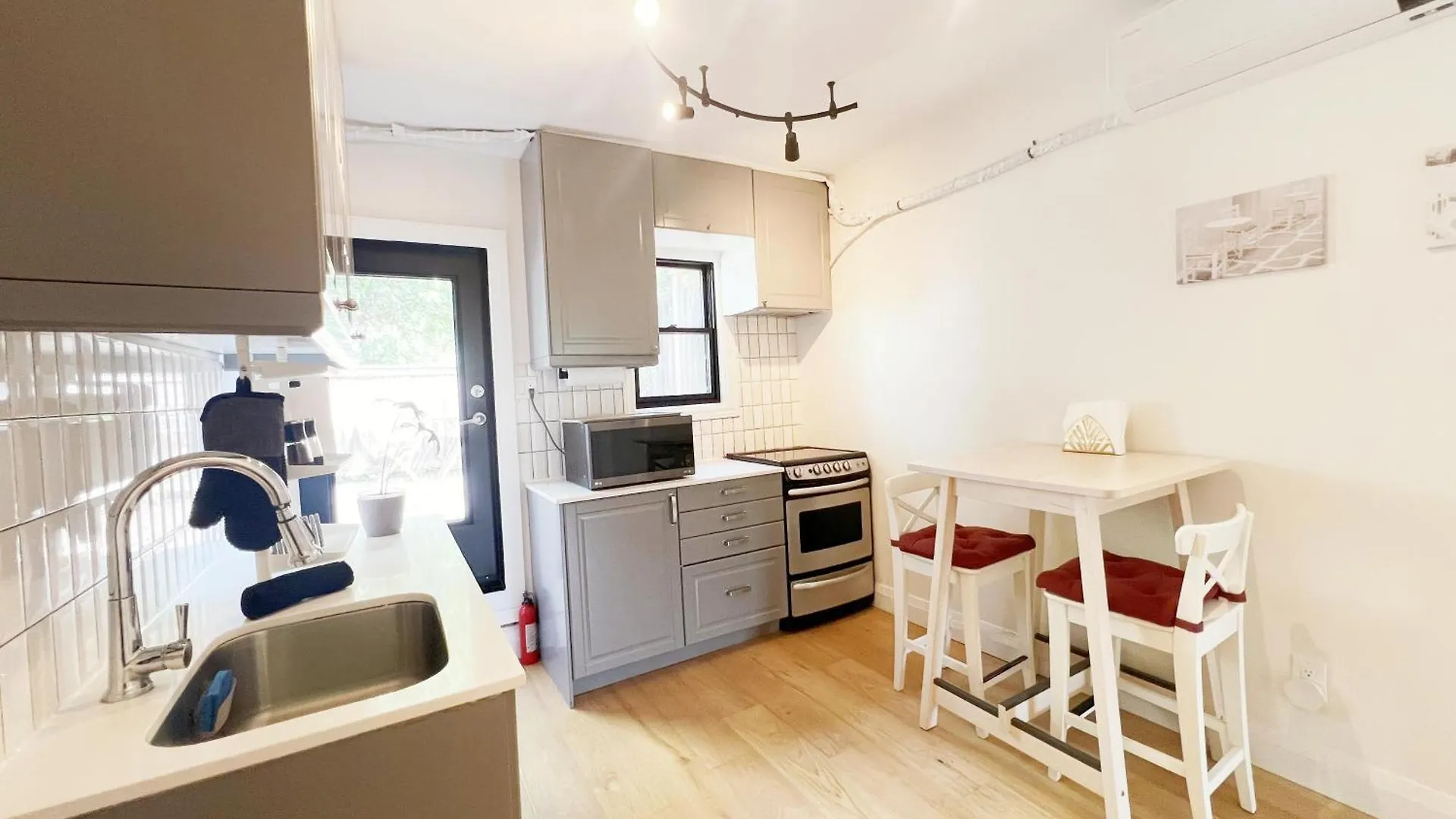 Cozy Nice Townhouse In Dt Toronto Near Wellesley And Jarvis 0*,  Canadá